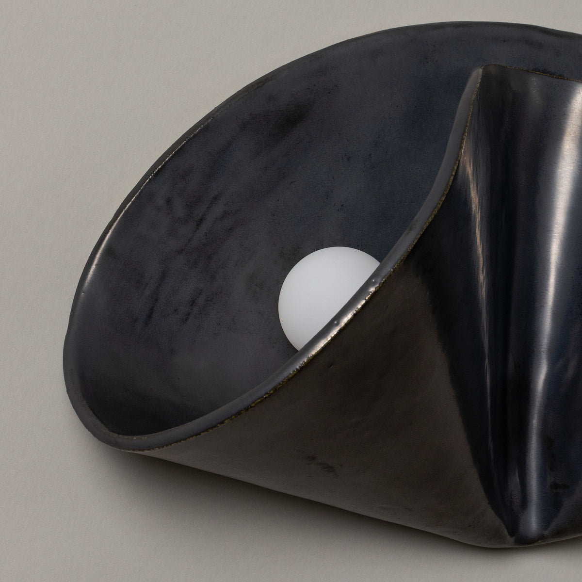 Shado Sconce