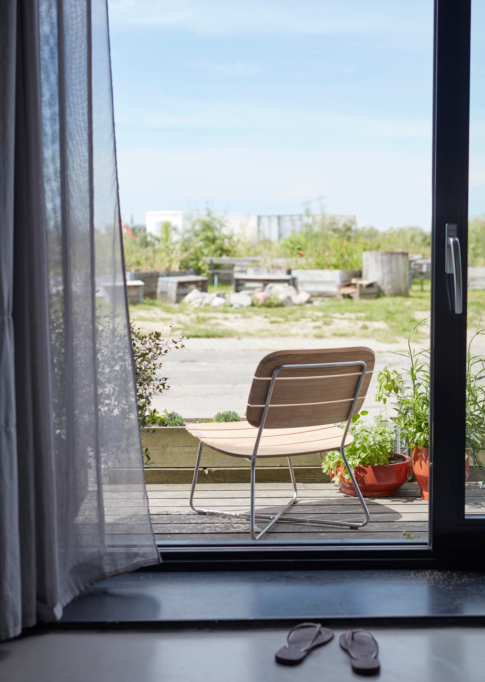 Lilium Lounge Chair