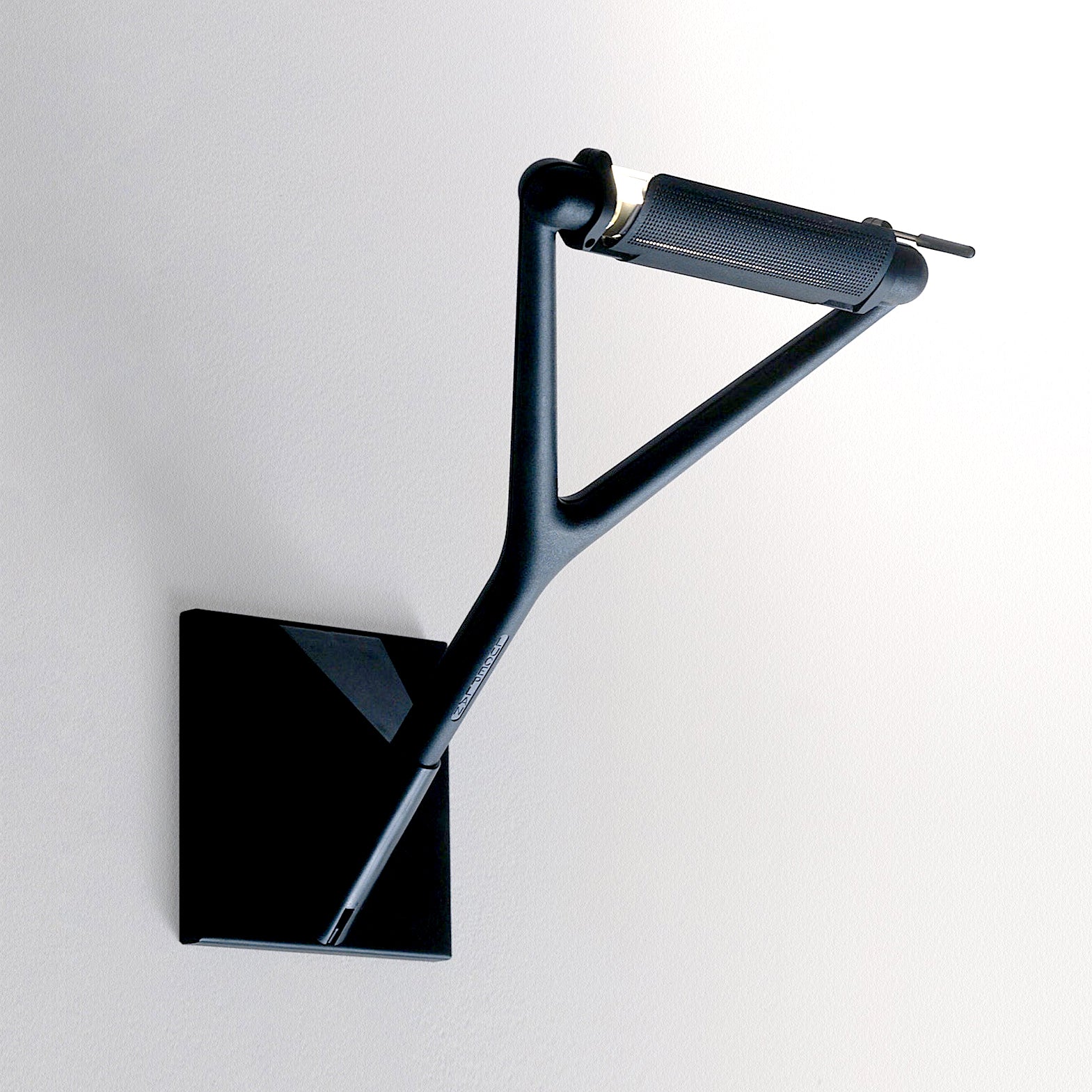 Lola Wall Lamp