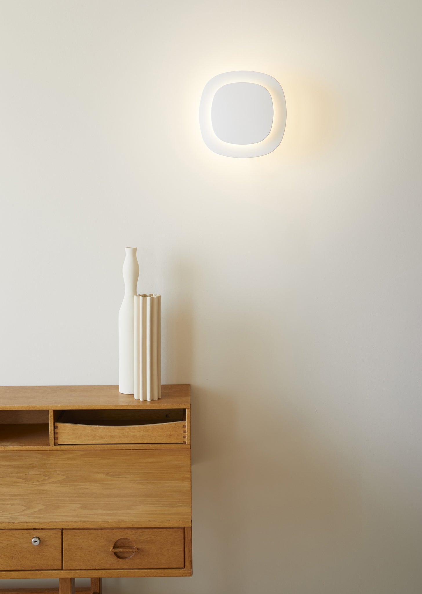 Luthien Wall Lamp