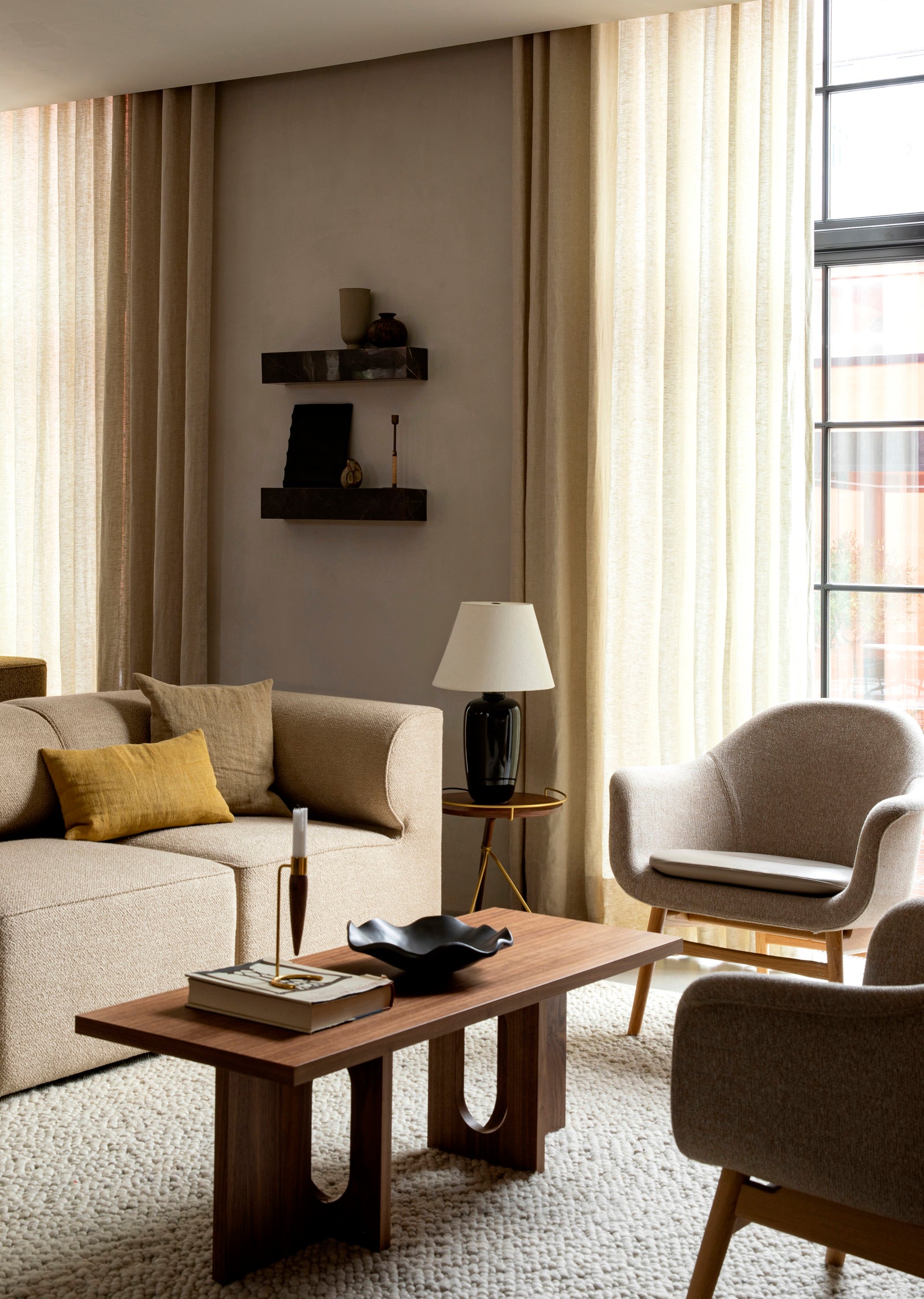 Androgyne Lounge Table
