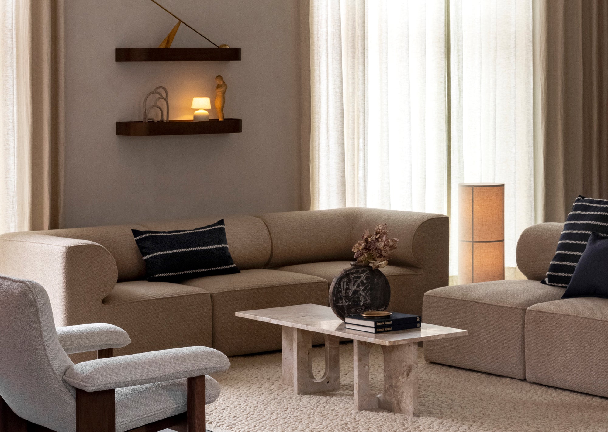 Androgyne Lounge Table