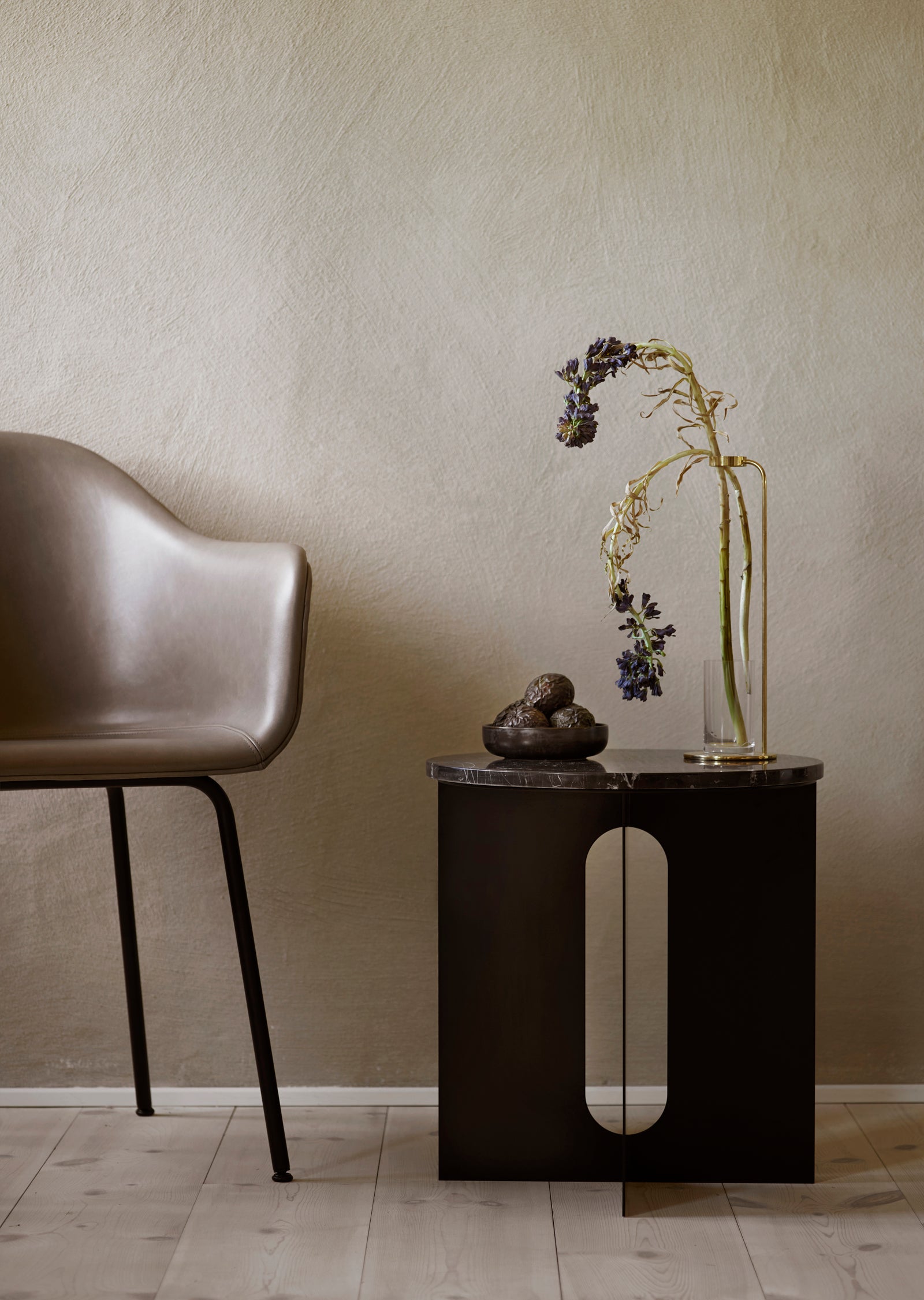 Androgyne Side Table — Metal
