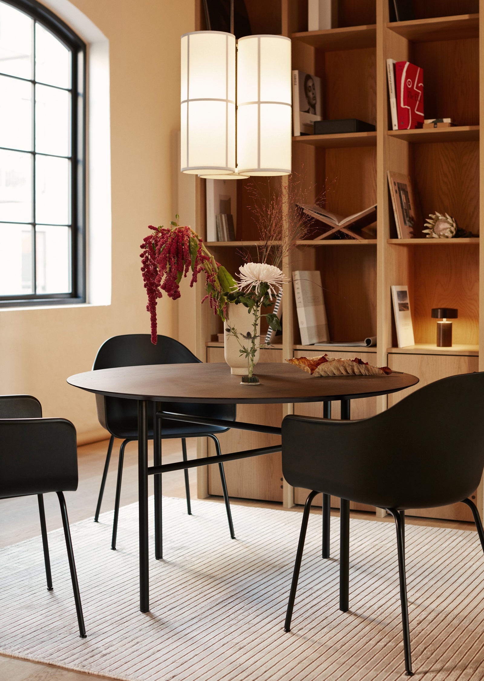 Snaregade Dining Table