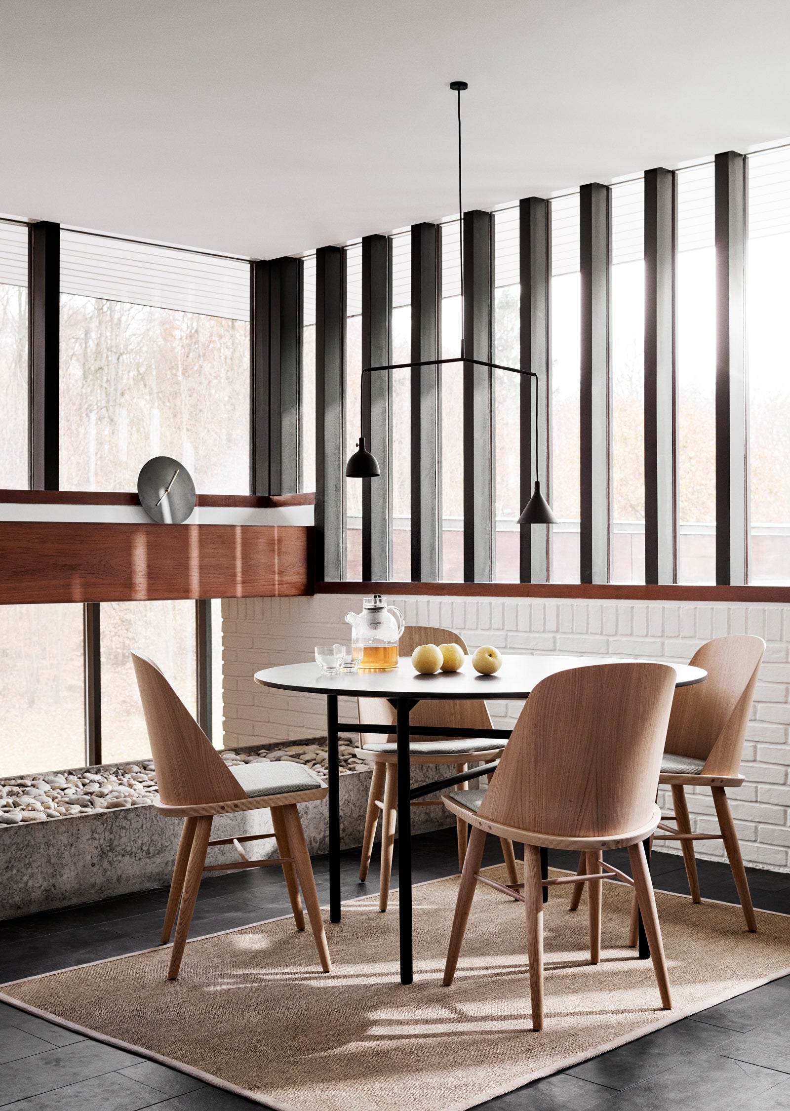 Snaregade Dining Table