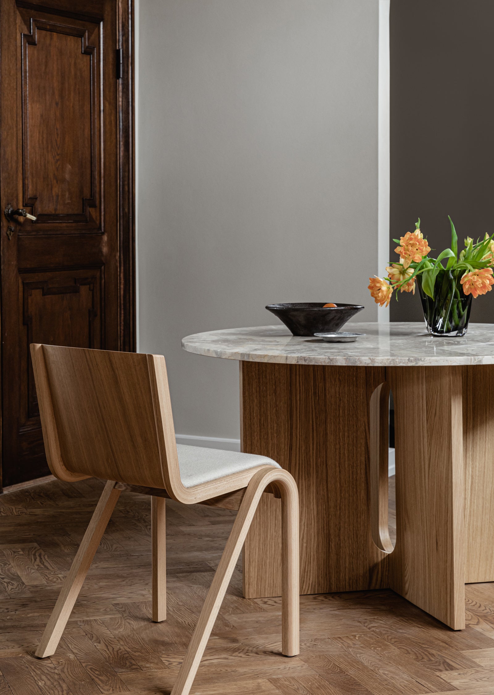 Androgyne Dining Table — Round and Rectangle