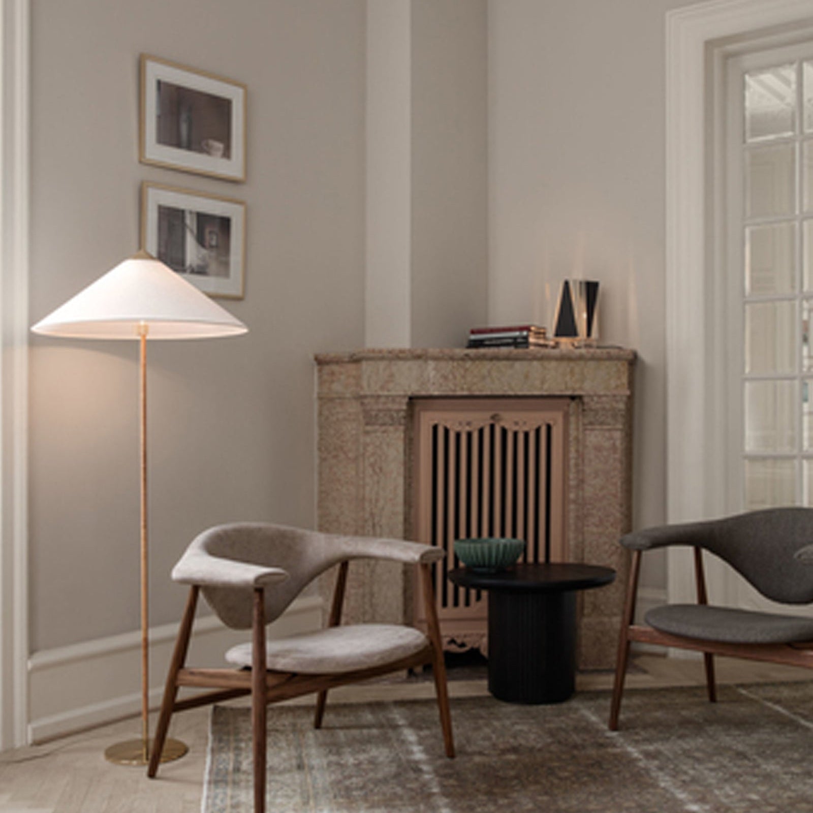 9602 Floor Lamp