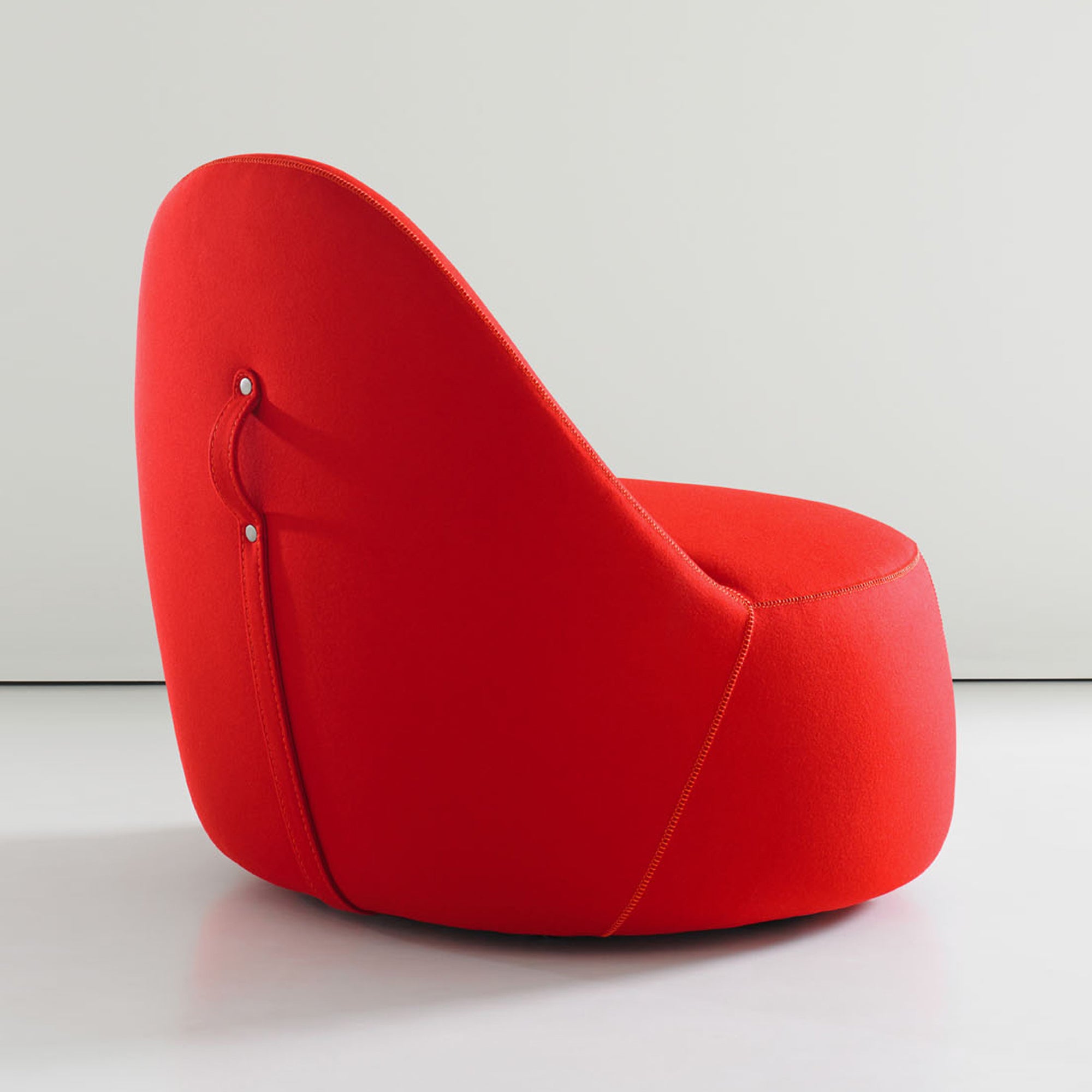 Mitt Lounge Chair