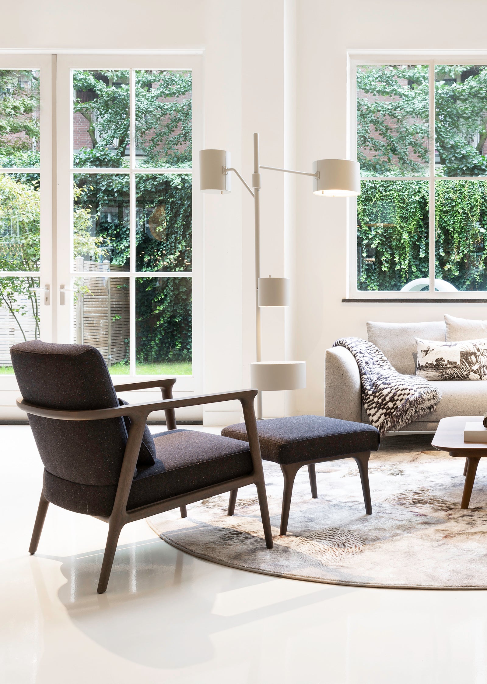 Zio Footstool