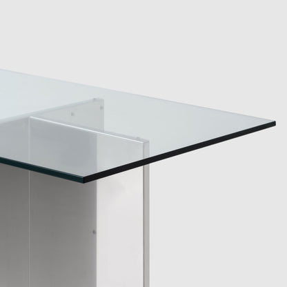 NM20 Dining Table