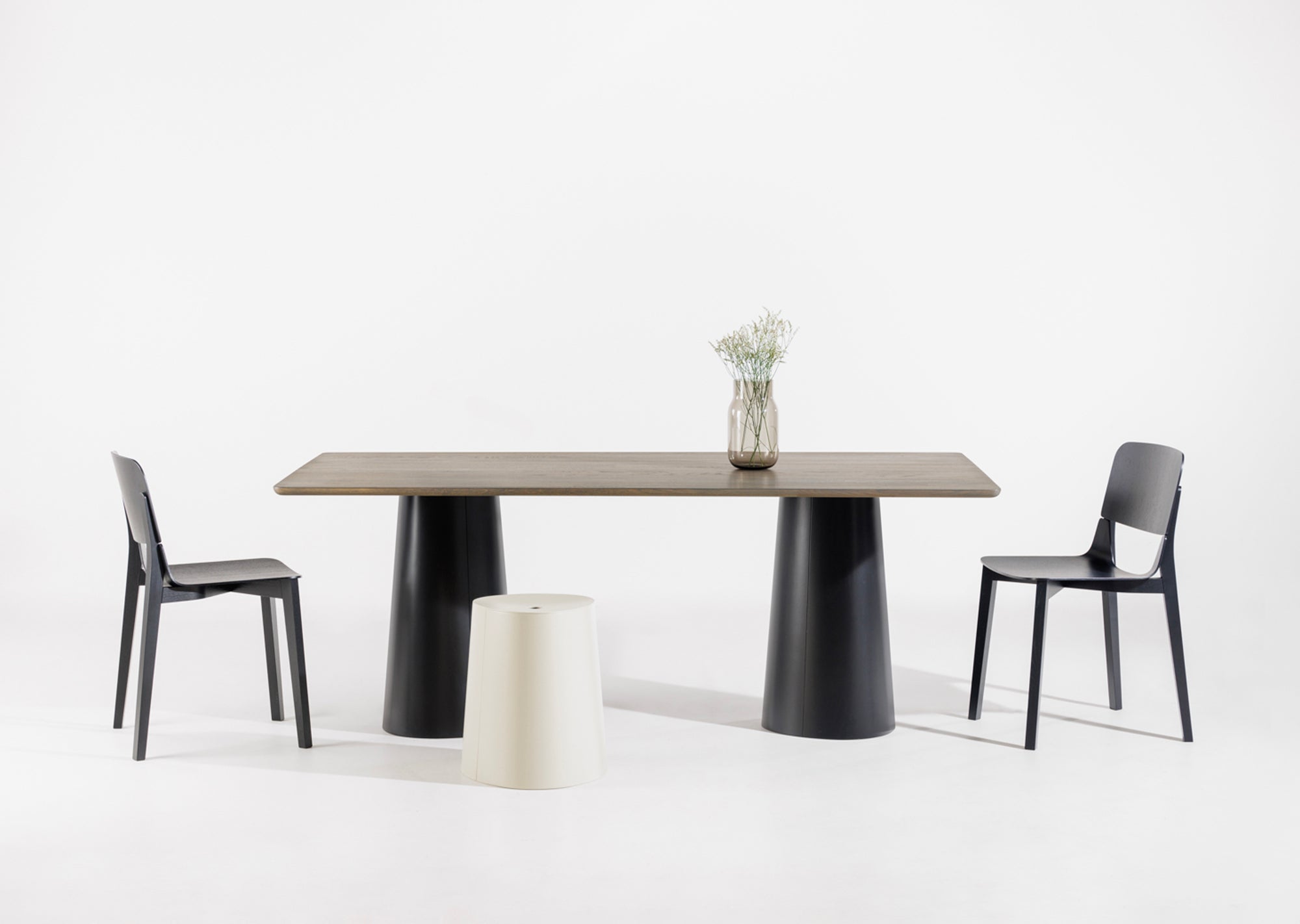 P.O.V. 470 Dining Table