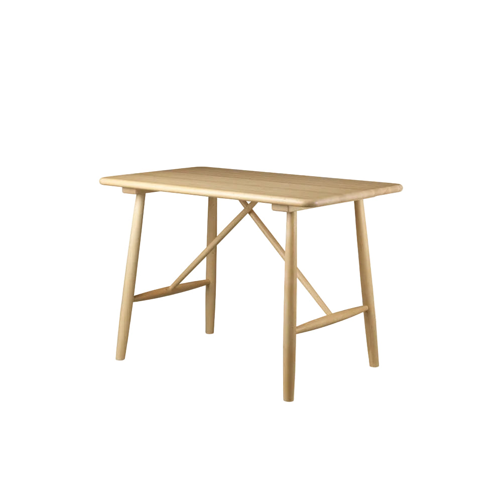 P10 Children's Table — Nature Lacquered Beech