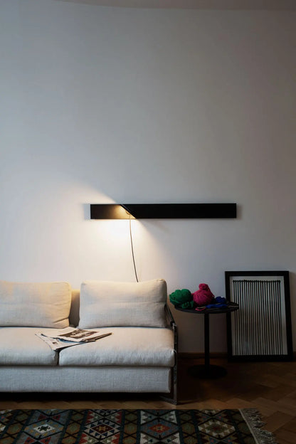 Piazza Linear Magnetic Wall Lamp