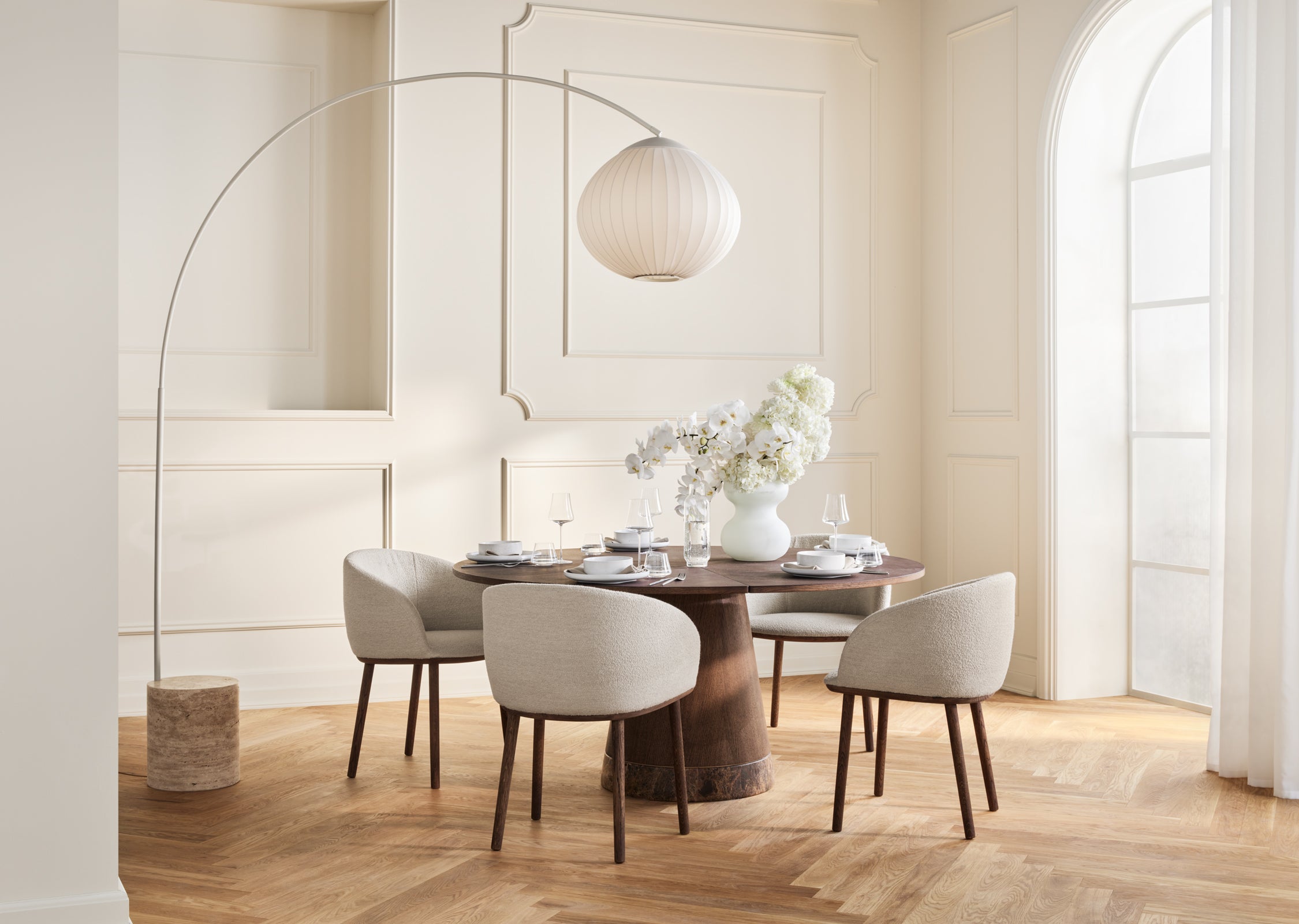 Piro Dining Table