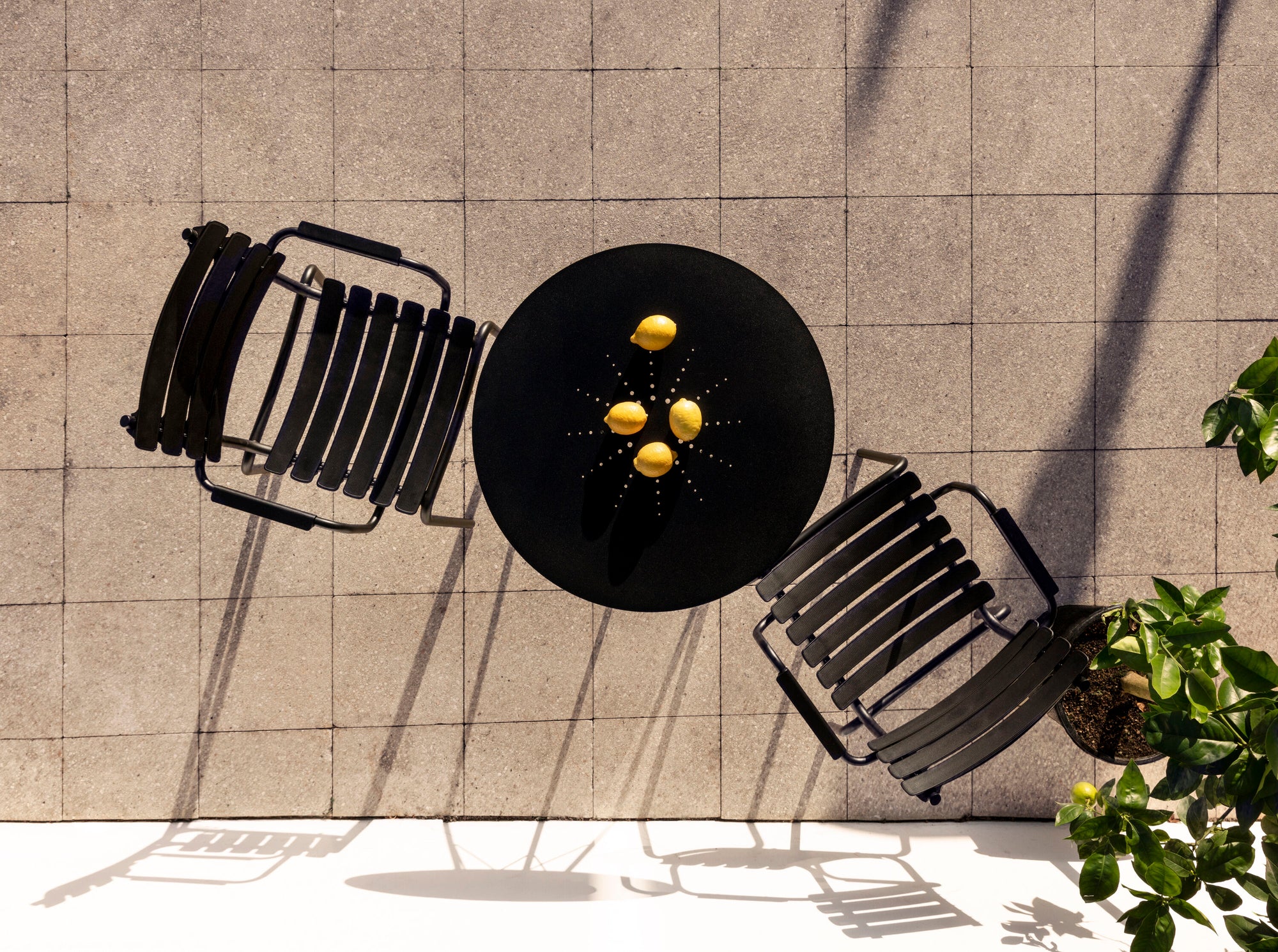 Circum Café Table