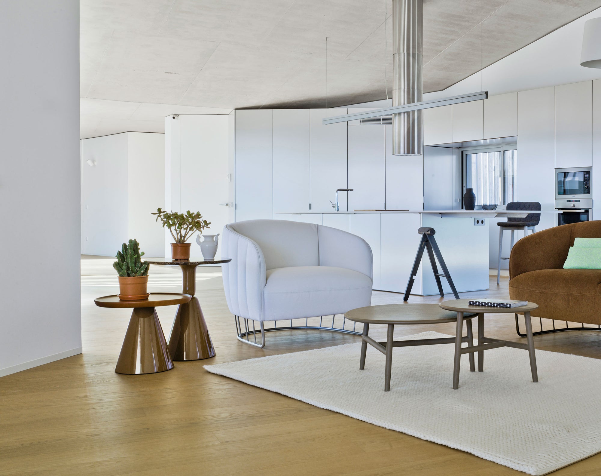 Pion Petra Side Table