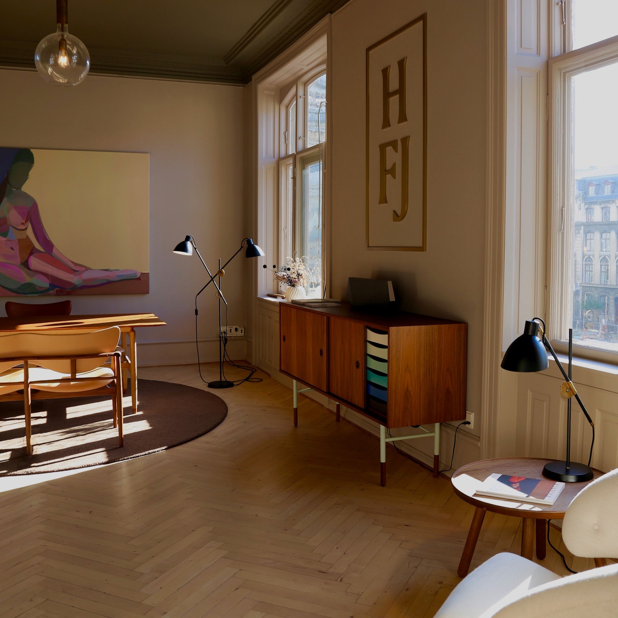 Sideboard with Tray Unit