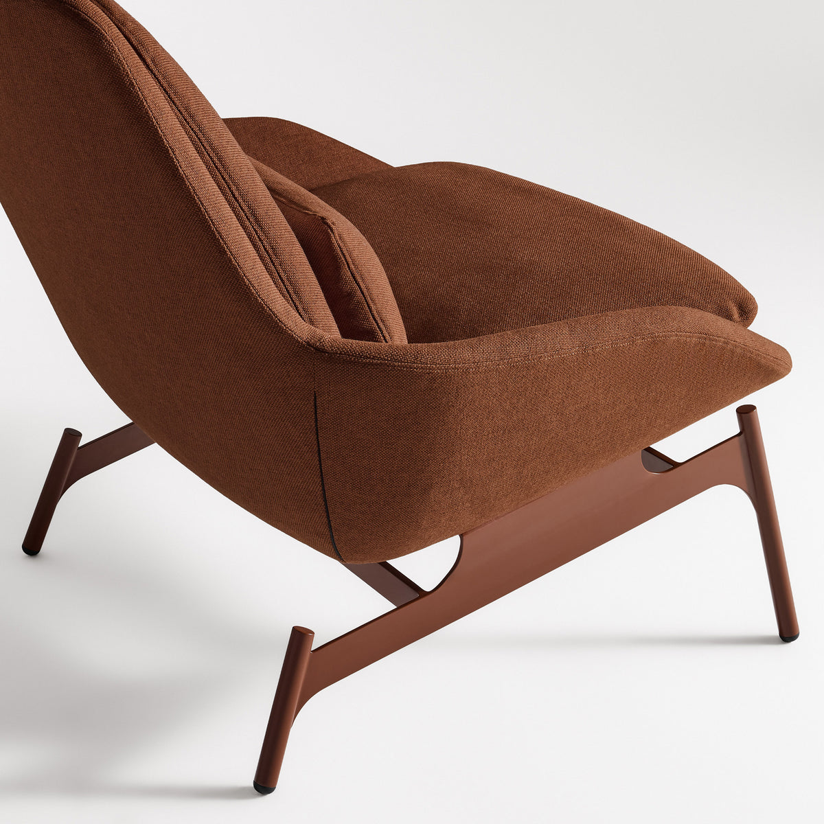 Field Lounge Chair