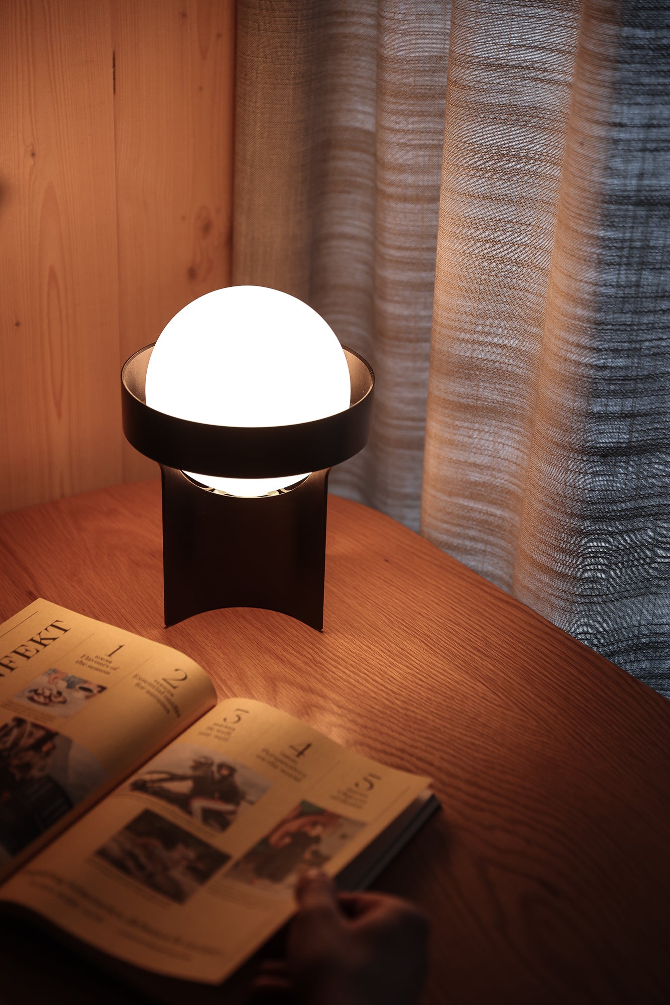 Loop Table Lamp