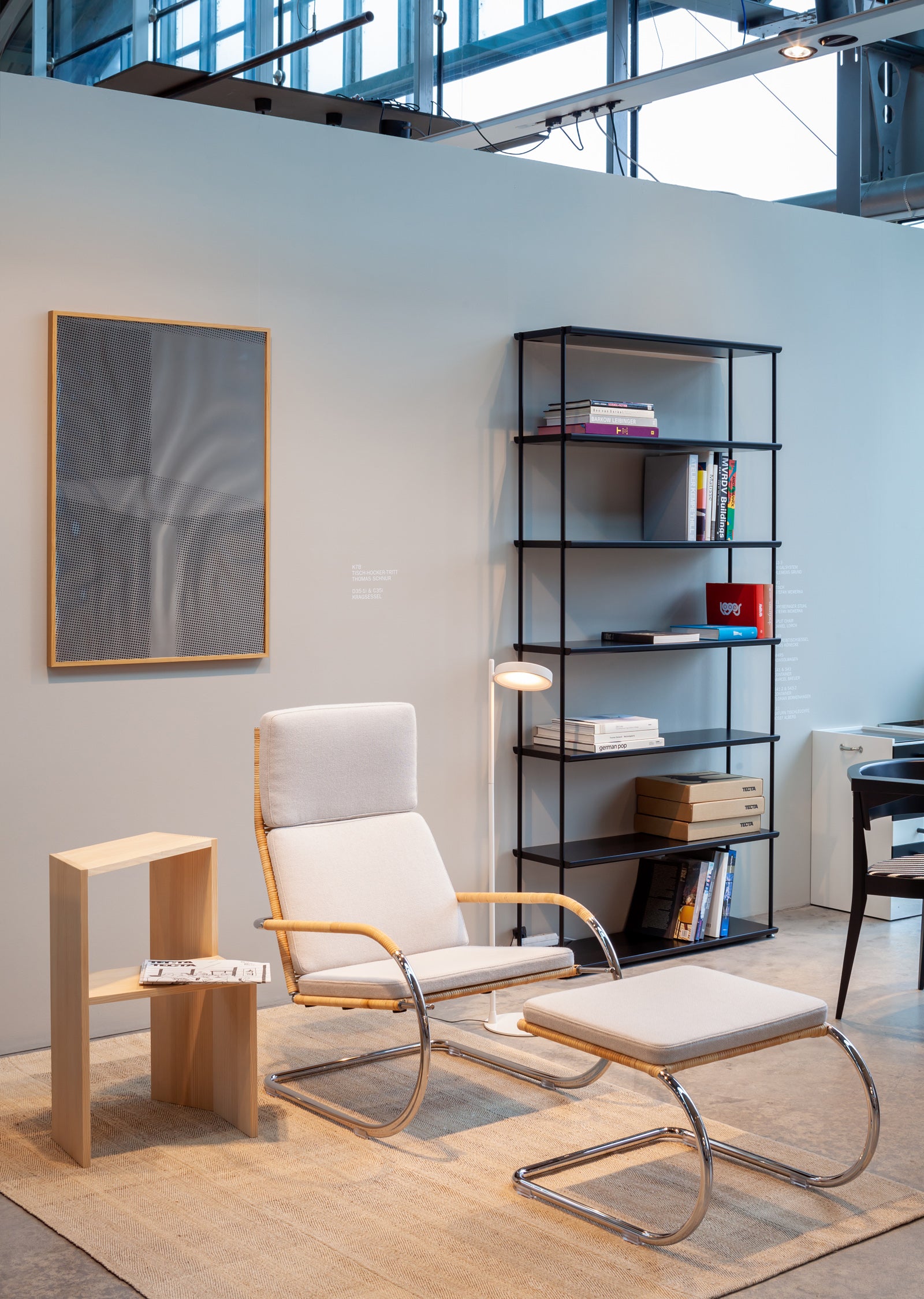 D35-1 Cantilever Lounge Chair
