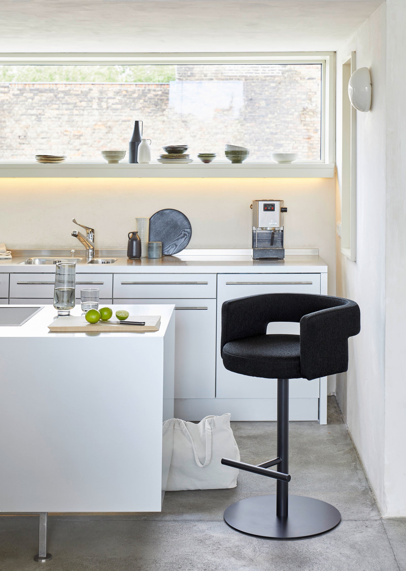 D8P-2 Bar Stool
