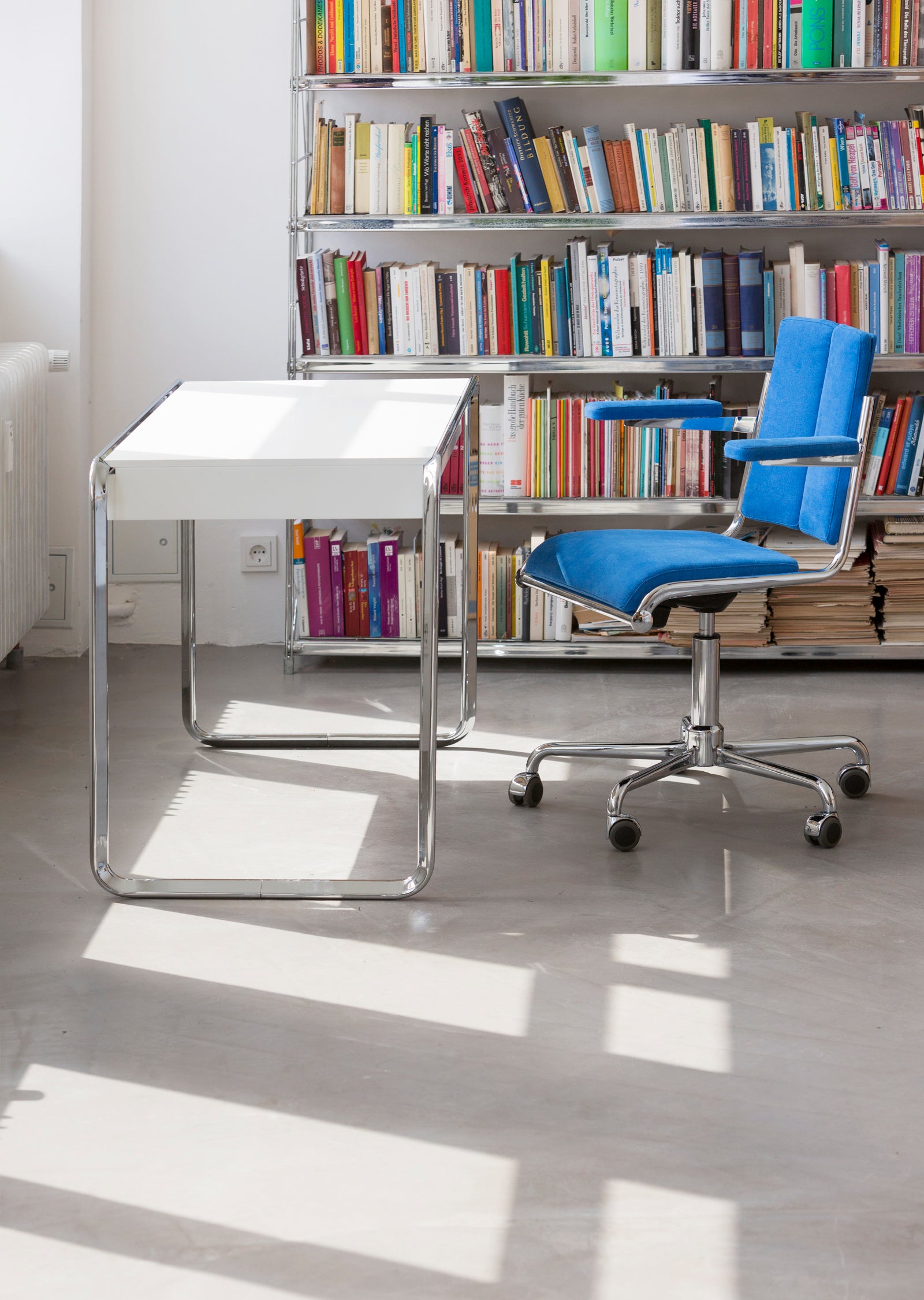 B12/D12 Desk Chair