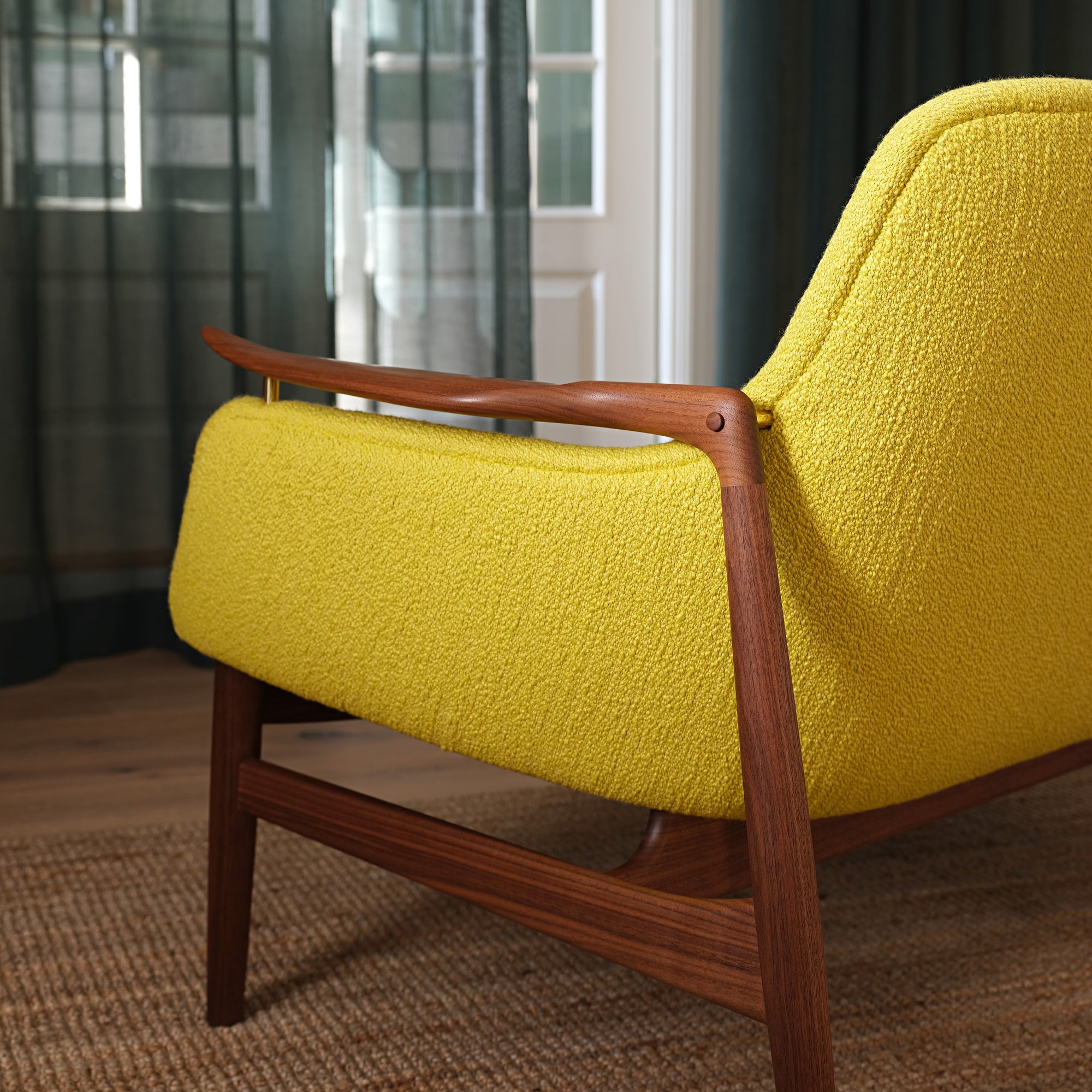 53 Sofa with Cushion
