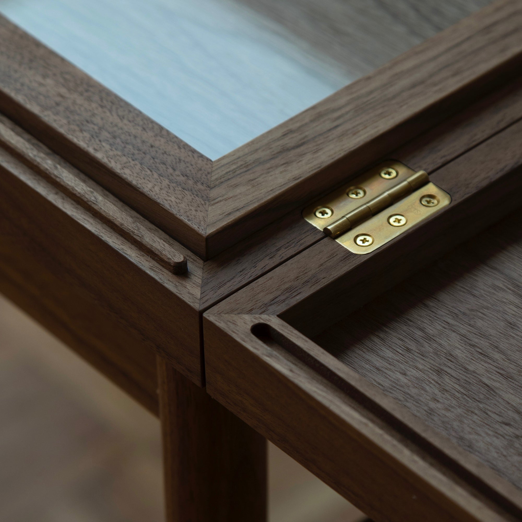 Art Collector's Table