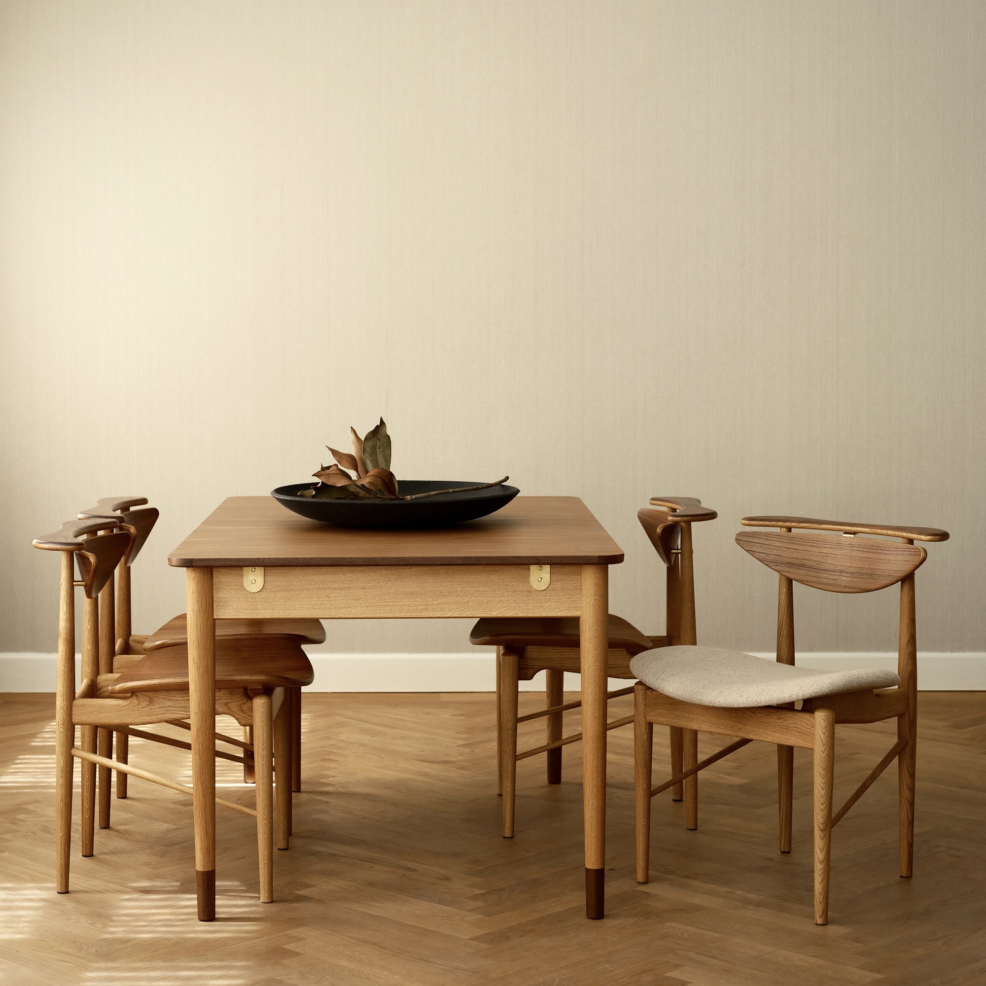 Bovirke Dining Table