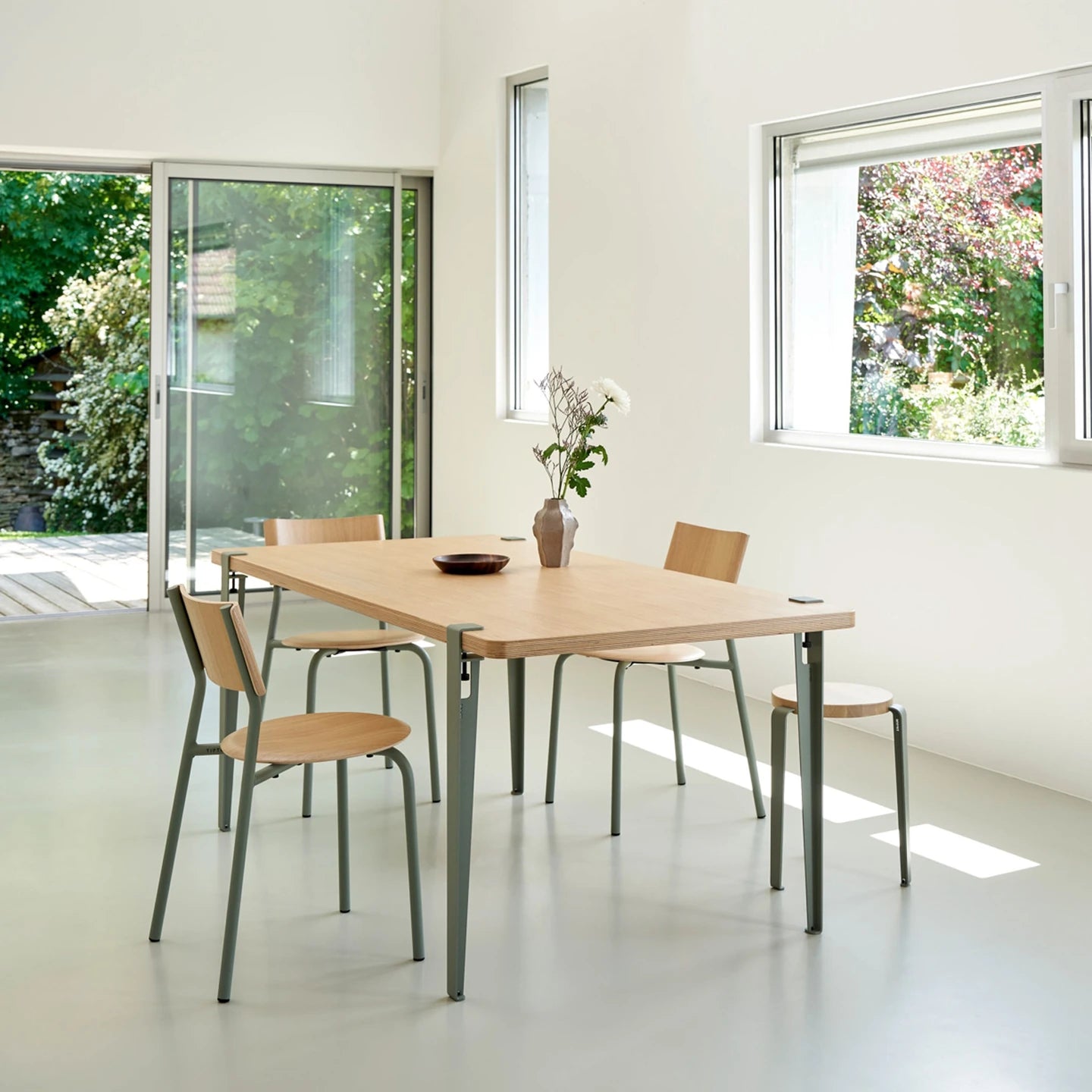 Tiptoe Dining Table