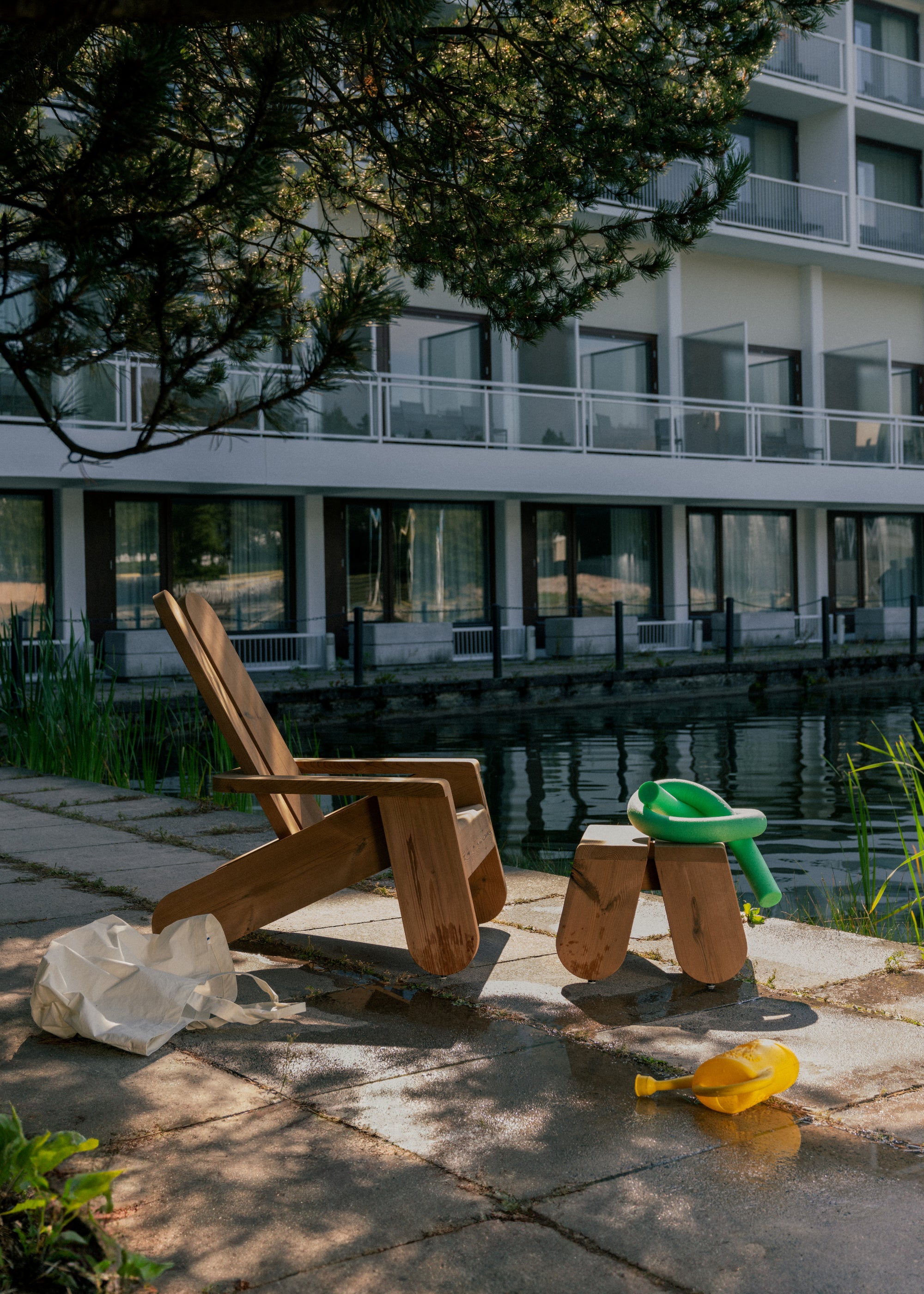 015 Peace Outdoor Footstool
