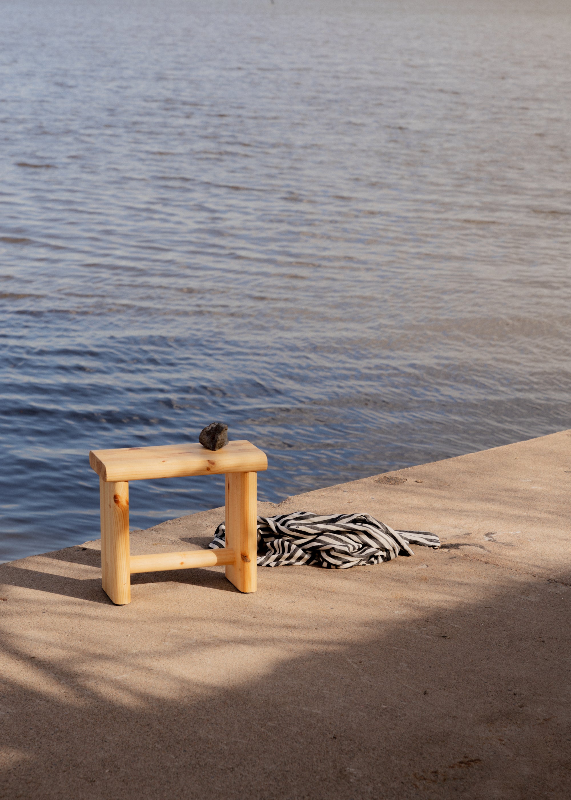 002 Ast Stool