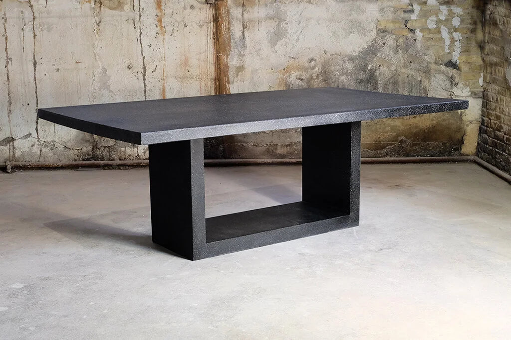Apertura Dining Table