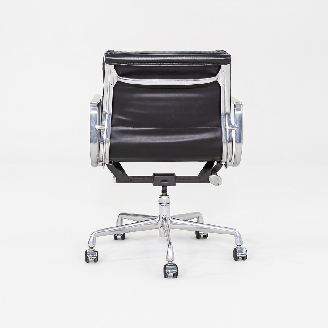 Soft Pad Management Chair, EA435