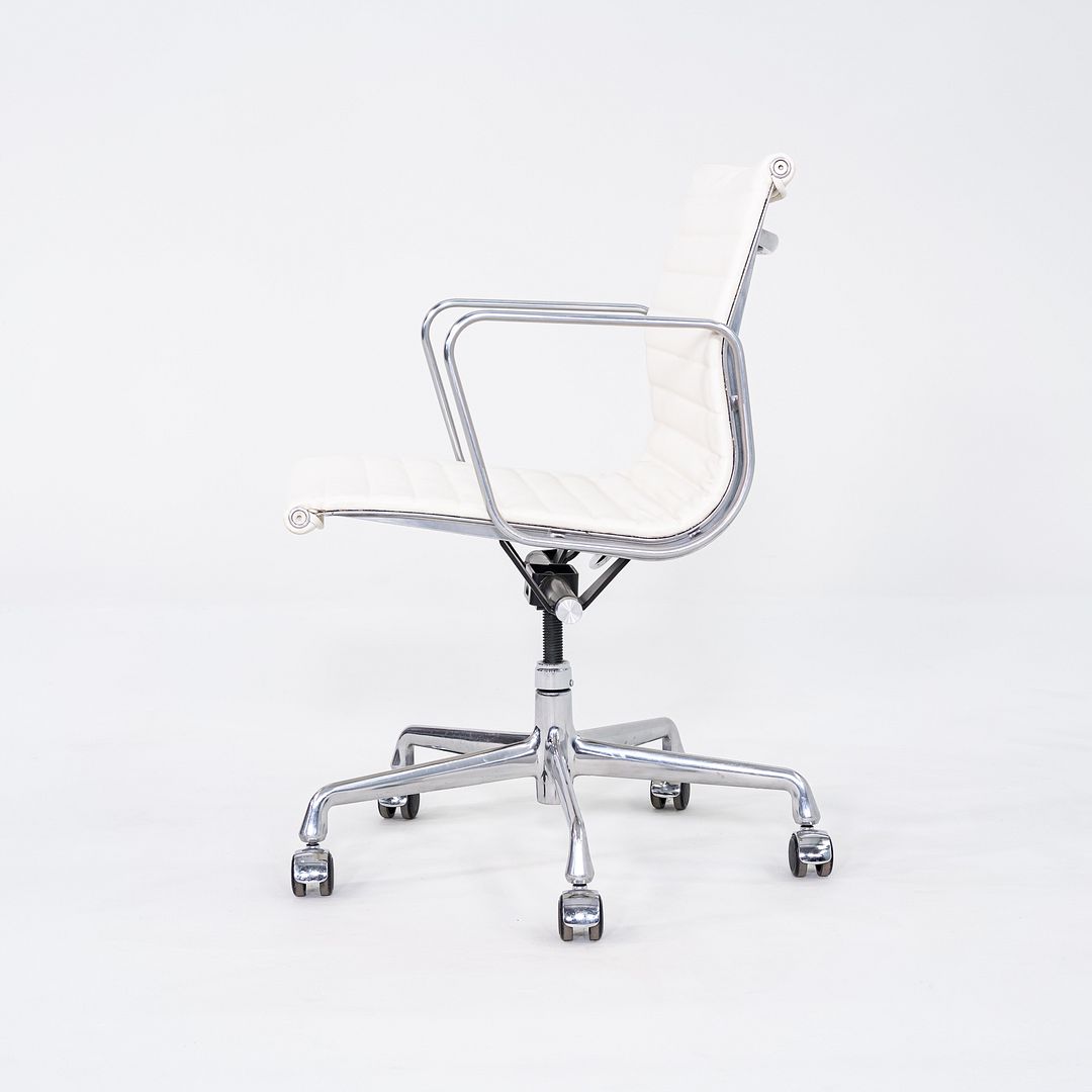 Aluminum Group Management Chair, Model EA335