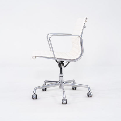 Aluminum Group Management Chair, Model EA335