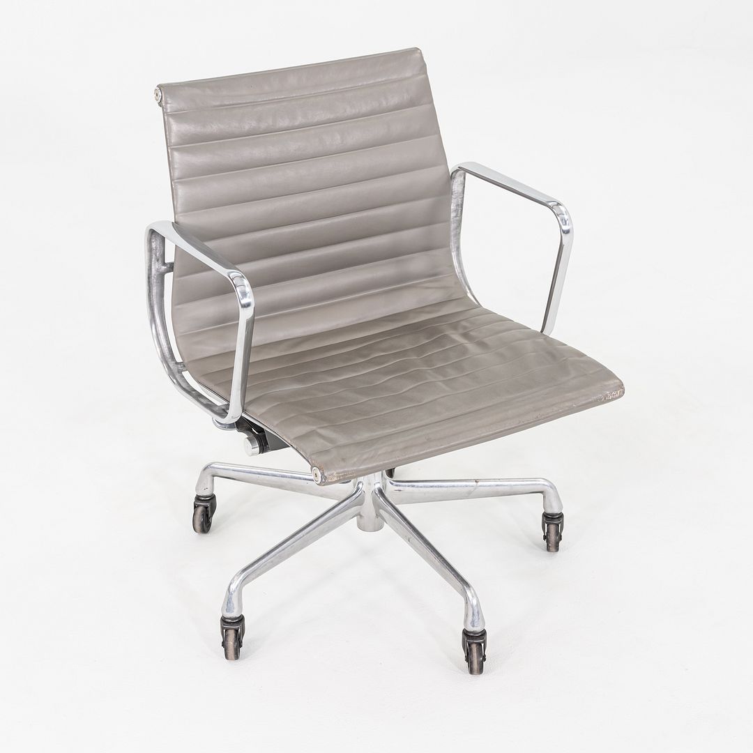 Aluminum Group Management Desk Chair, Model EA335