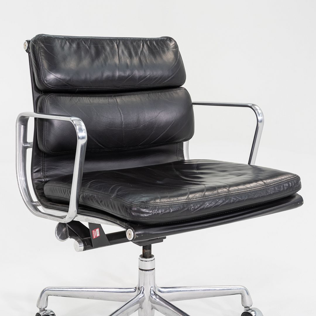 Soft Pad Management Chair, EA435