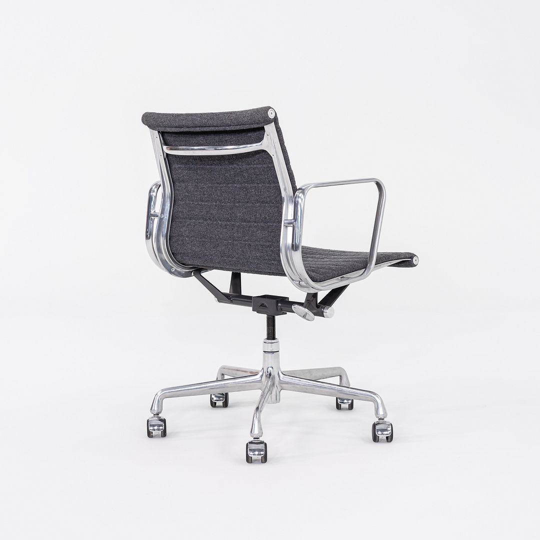 Aluminum Group Management Desk Chair, Model EA335