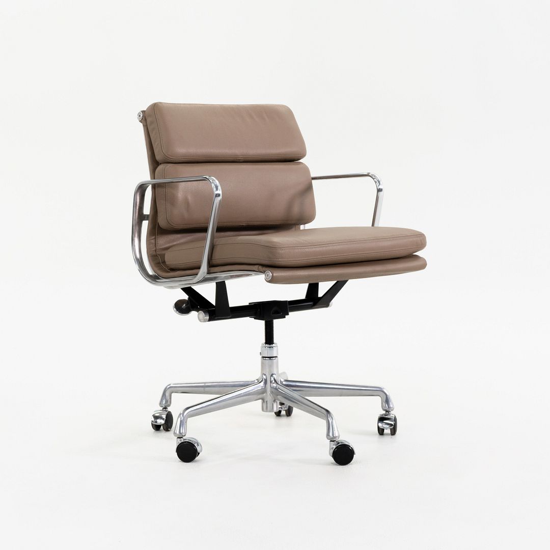 Soft Pad Management Desk Chair, Model EA435