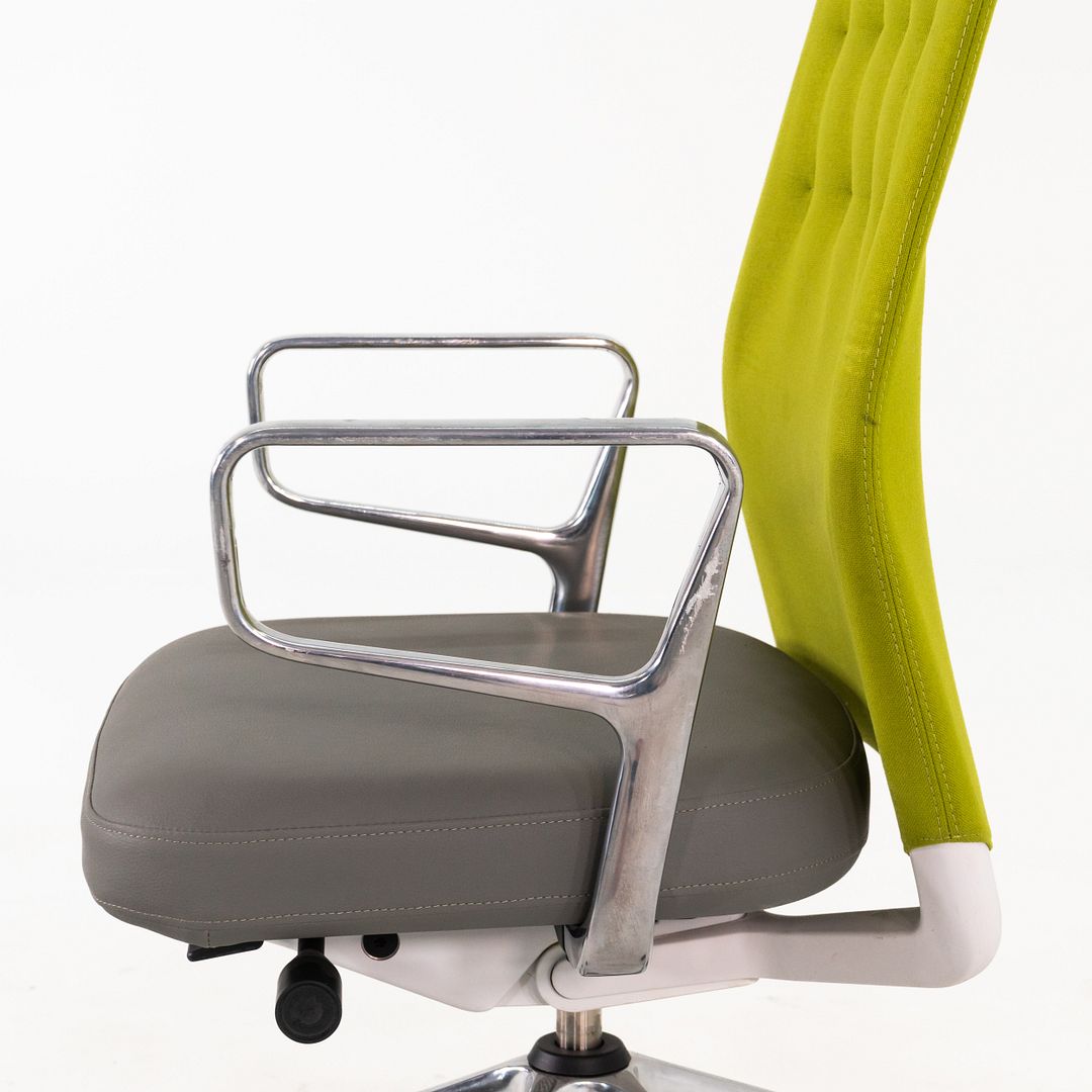 ID Trim Desk Chair