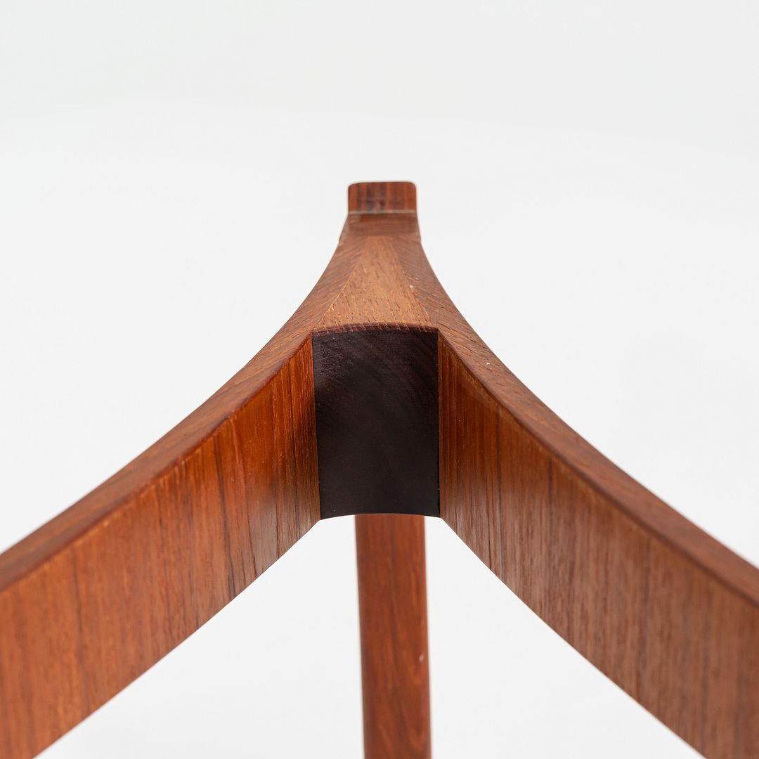 Model #104 Round Coffee Table