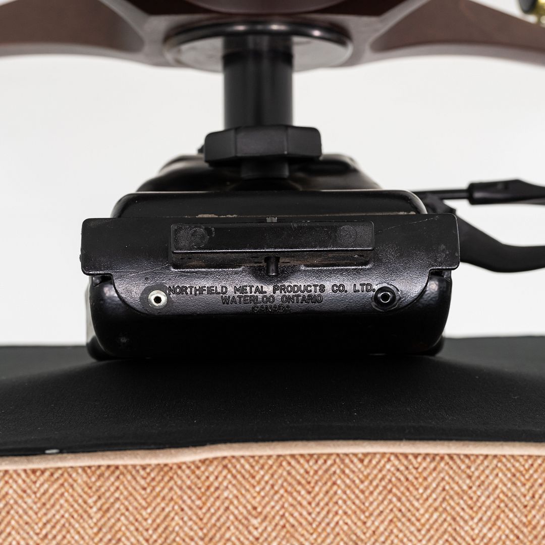 Executive Swivel Chair with Pneumatic Base