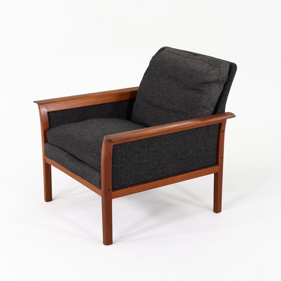 Model 500 Lounge Chair