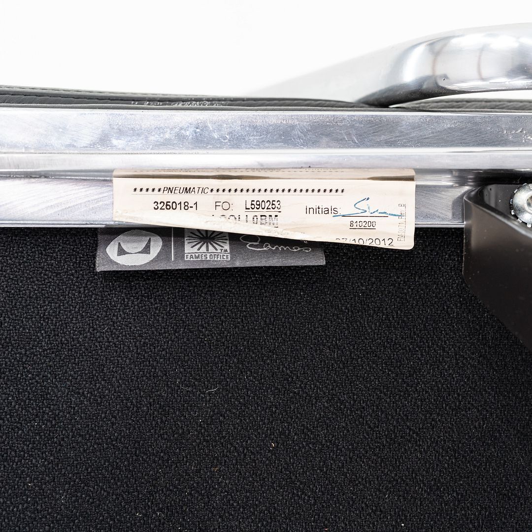 Soft Pad Management Chair, EA435