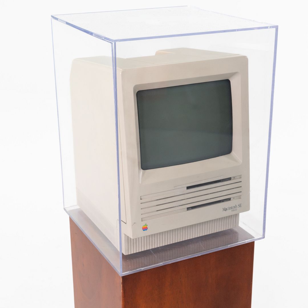 Apple Macintosh SE FD-HD Computer