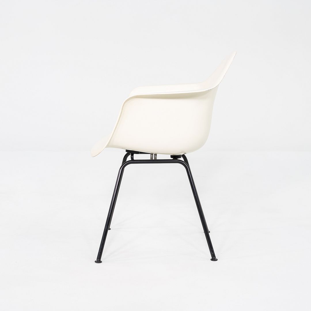 DAX Chair