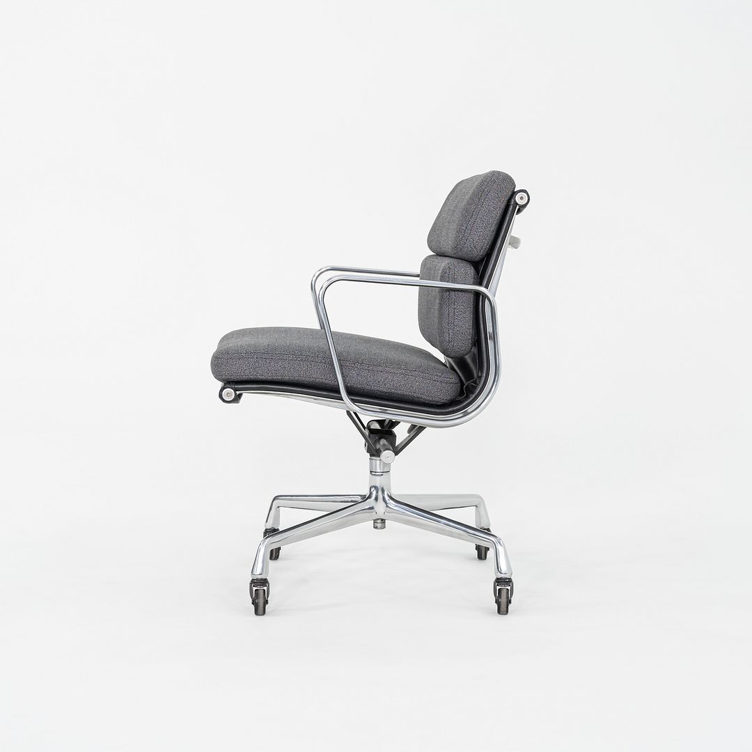 Eames Soft Pad Management Chair, Model EA417