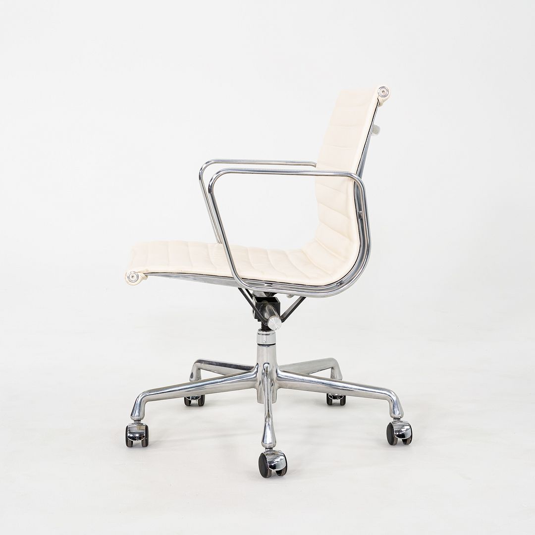 Aluminum Group Management Desk Chair, Model EA335