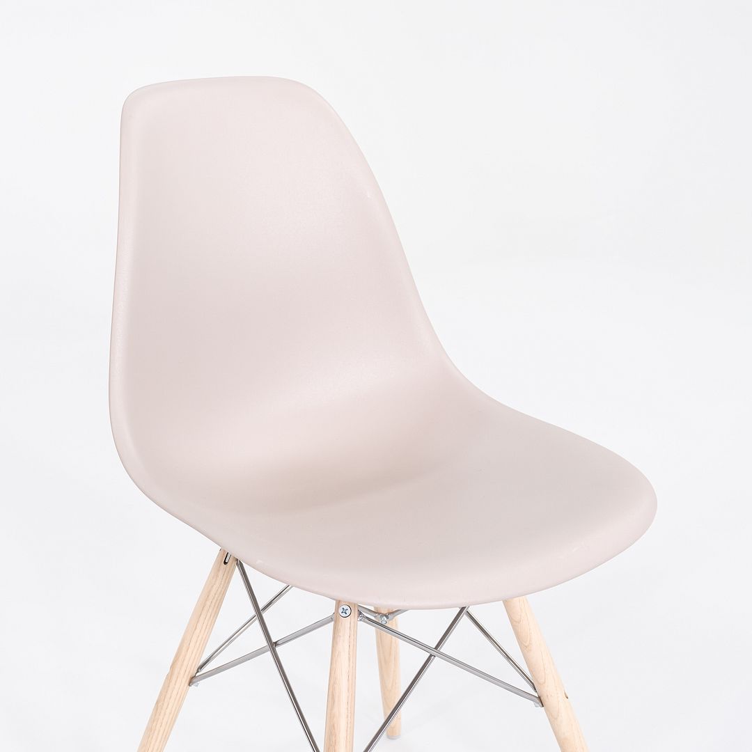 DSW Side Chair with Dowel Base